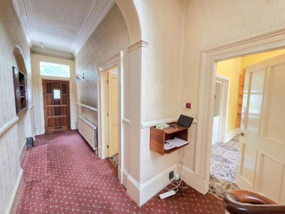 5 bed Semi-Detached for sale Image 4