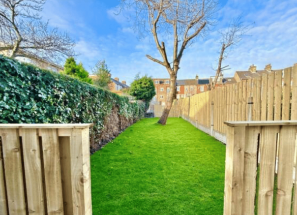 2 bed Terraced to rent Image 11