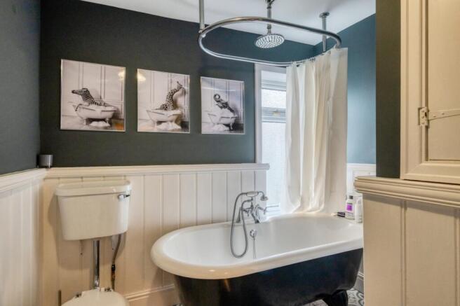 Family Bathroom 