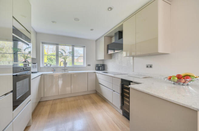 Woodcock Court, Three Mile Cross, Reading, Berkshire, RG7 photo 3