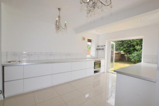 Kitchen 4.jpg