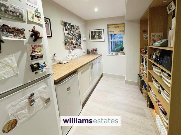 Work Room/ Cloakroom