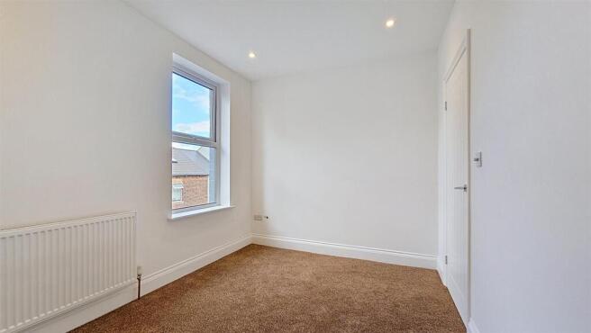 3 bed Terraced to rent Image 12
