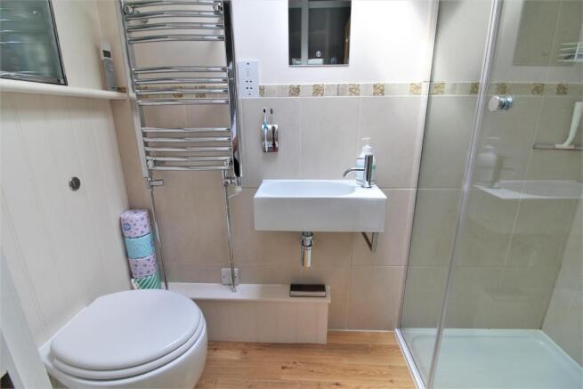EN-SUITE TO MASTER BEDROOM