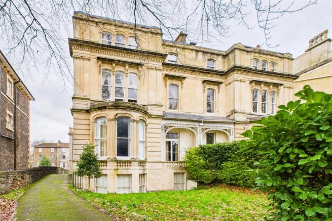 Flat 2, 21 Tyndalls Park Road, Clifton, Bristol BS