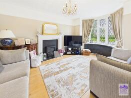 304, Magpie Hall Road, Chatham ME4 5XG