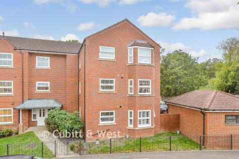 Lucas Close, Maidenbower, West Sussex