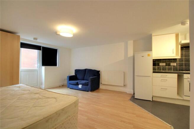 Baker Street, Reading, Berkshire, RG1 photo 4