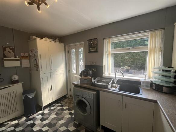 2 bed Detached Bungalow for sale Image 10