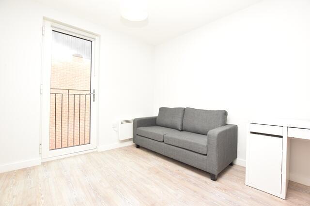 2 bed Apartment to rent Image 8