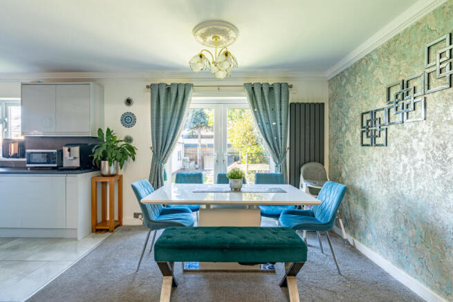 4 bed Semi-Detached for sale Image 10