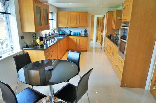 Kitchen / Breakfast