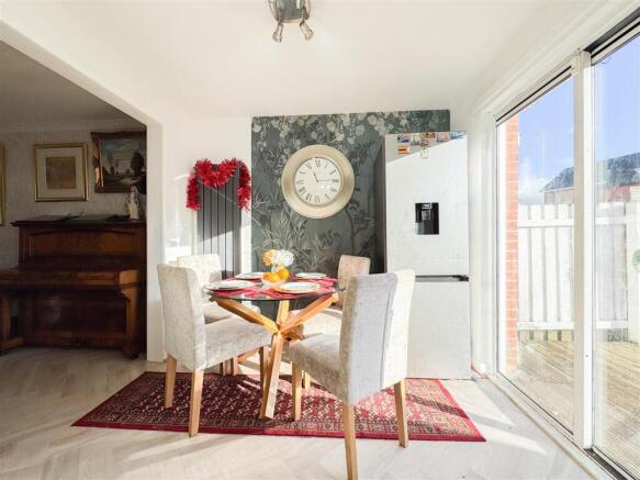Kitchen/Dine
