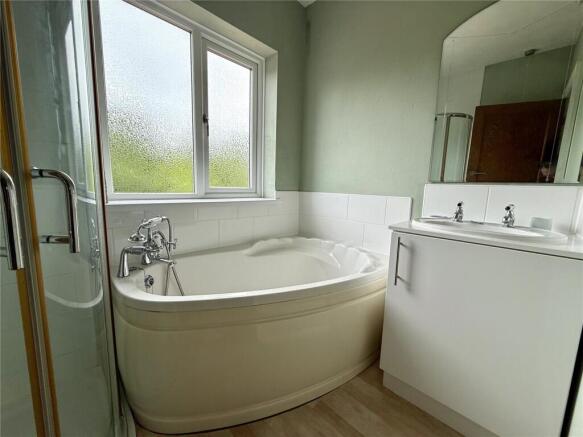 3 bed Semi-Detached for sale Image 12