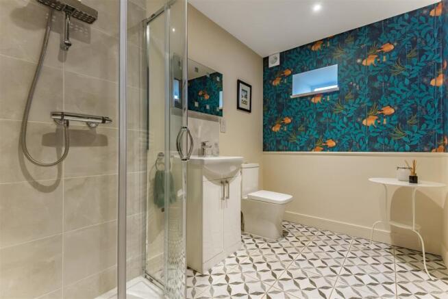 Shower room.jpg