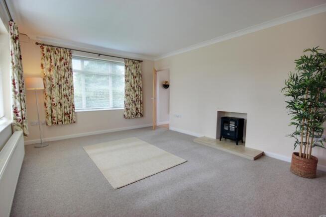 4 bed Detached for sale Image 4