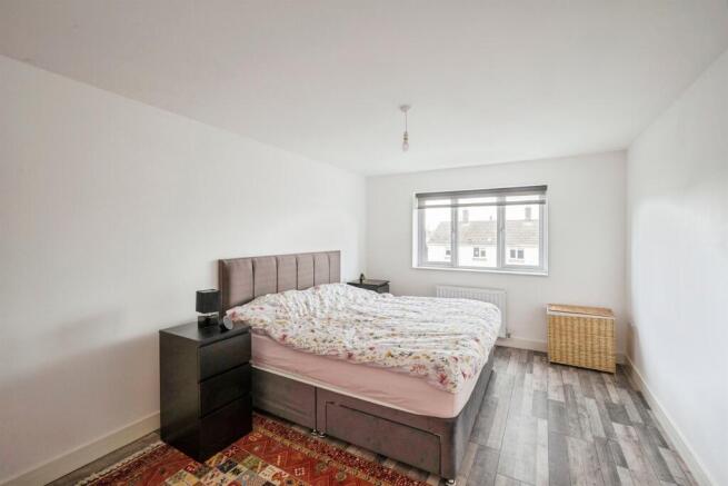 3 bed Semi-Detached for sale Image 7