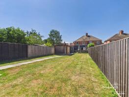 15, Battle Road, Newbury RG14 6QU