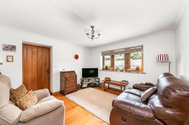 4 bed Detached for sale Image 11