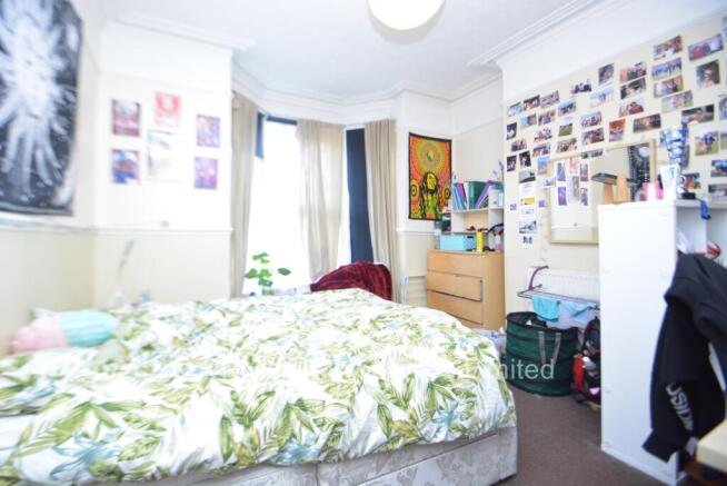 6 bed Terraced to rent Image 8