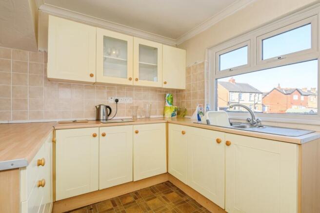 2 bed Semi-Detached for sale Image 8