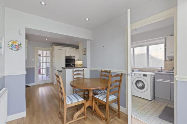 4 bed Semi-Detached for sale Image 9