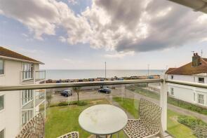 6, Windsor Court, Brighton Road, Selden, Worthing BN11 2EZ