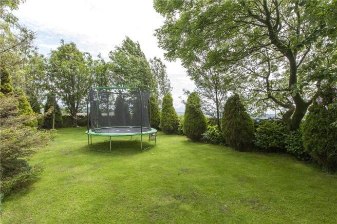 Lawned Gardens