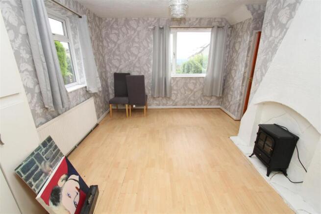 3 bed Semi-Detached for sale Image 4