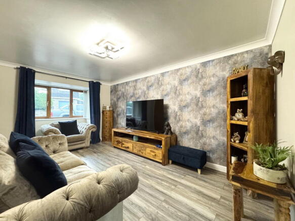 4 bed Detached for sale Image 7
