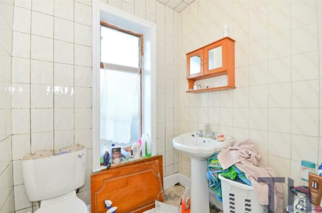 Bathroom.JPG