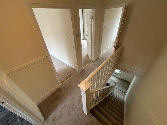 3 bed Terraced to rent Image 8