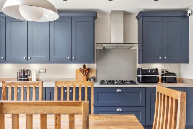 5 bed Detached for sale Image 5