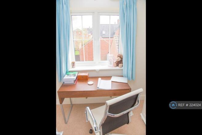 Bedroom 3/Office
