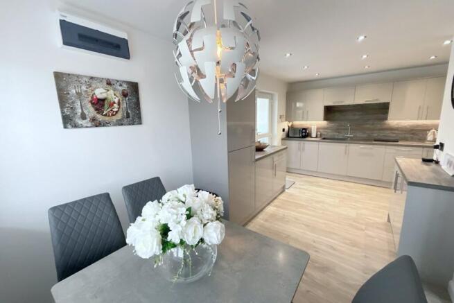 kitchen/dining room