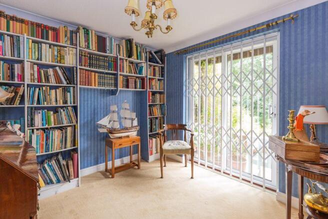 Bedroom / Study
