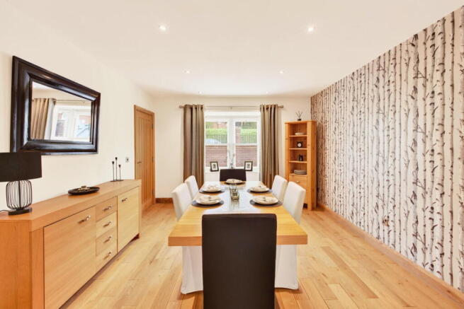 4 bed Detached for sale Image 10