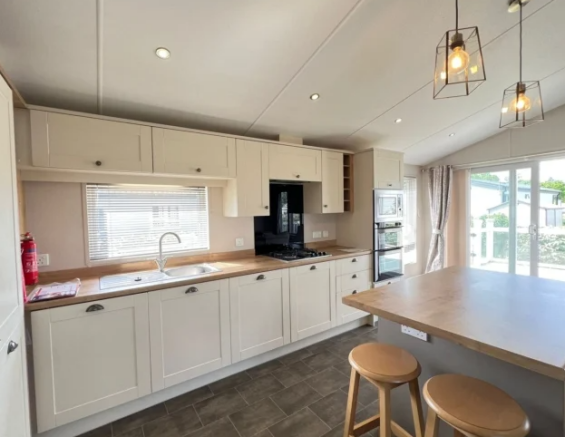 2 bed Park Home for sale Image 5