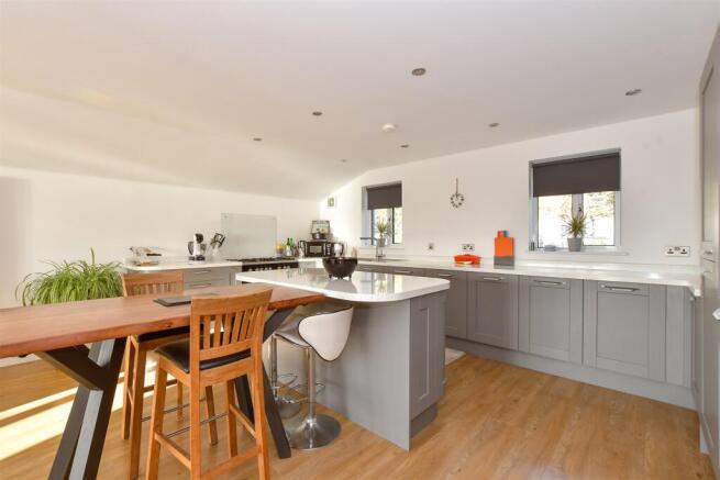 Kitchen/ Living Room