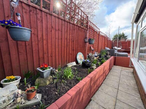 Retained soil beds