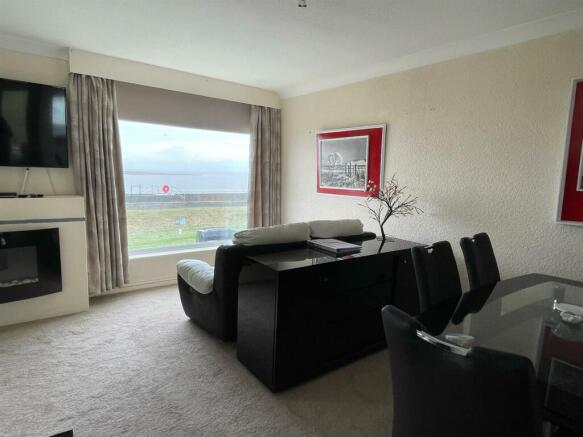 Lounge7.jpg
