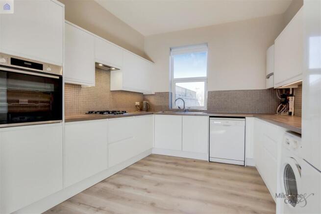 4_Kitchen-0.jpg