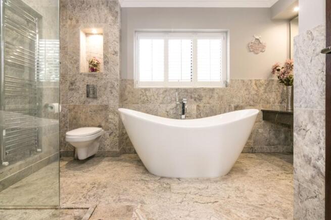 En-Suite Bathroom