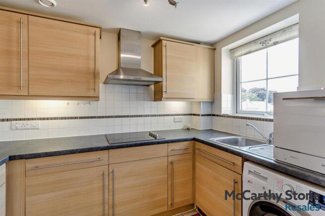 2 bed Apartment for sale Image 4