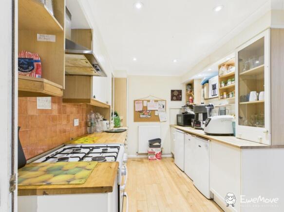 CAM02899G0-PR0061-STILL003