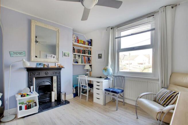 Bedroom 2.jpg
