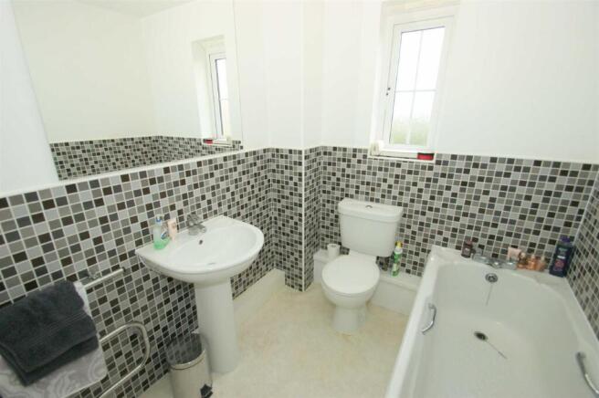 2 bed Flat for sale Image 10
