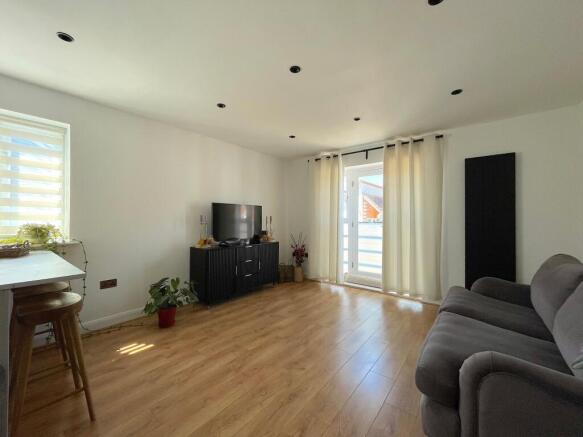 Living Room/Dining Room/Kitchen (5)