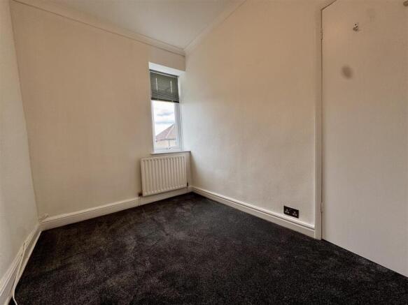 2 bed Terraced to rent Image 8