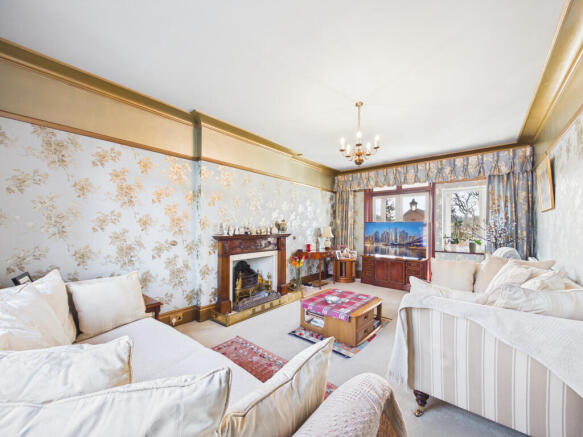 CAM01354G0-PR0680-STILL002